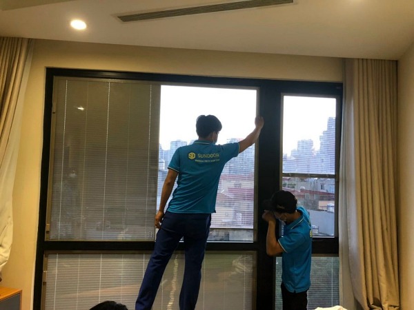 SUNDOOR lắp đặt cửa kính khung nhôm tại Hà Nội
